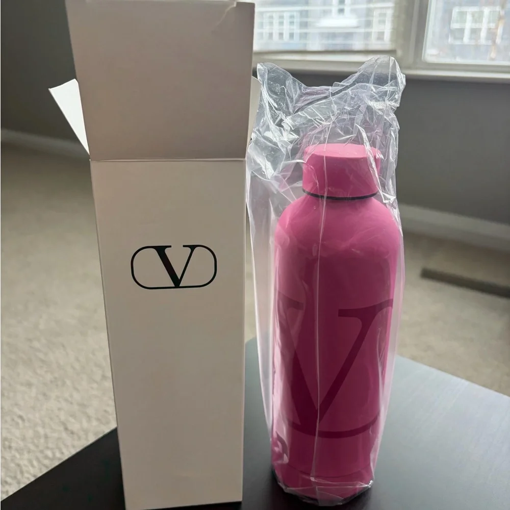 Valentino Pink Stainless Steel Water Bottle - Picture 3 of 5